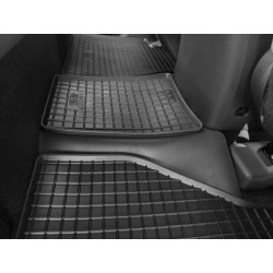 Pryžové rohože na míru pro NISSAN Navara LUX + tunel (5.díl) (od 2016)