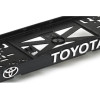Podložka pod SPZ auta s 3D chromovým nápisem TOYOTA. Vysoká flexibilita podznačky, kde ani při menších nárazech nedochází k prasknutí nebo ztrátě SPZ. Barva: černá s chromovým logem a nápisem.