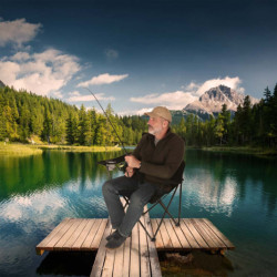 Plážové skladacie rybárske kreslo LUARO- čierne