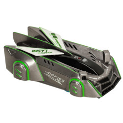 RC laserem řízené auto jezdící po zdi na laserové šedi