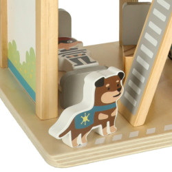 Dřevěná policejní stanice + policejní auto s vrtulníkem