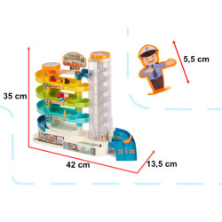 Parkovací garáž 4 úrovně elektrický výtah + 6 aut