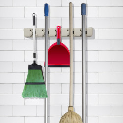 Univerzální držák nářadí/násad na zeď · 5 místný